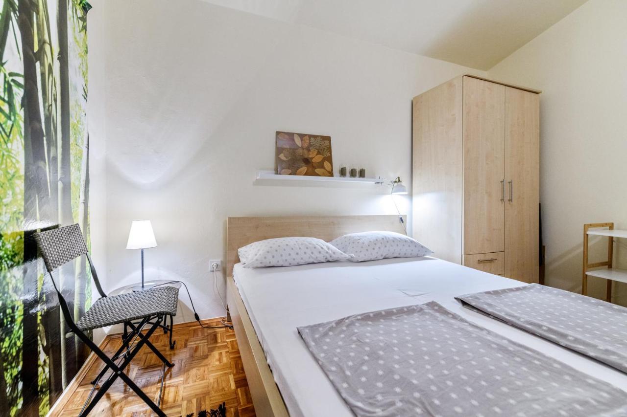 Apartman Veronika Zara Esterno foto